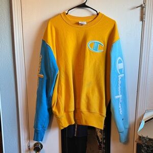 Champion Men's Crewneck Sweater in Yellow and Blue